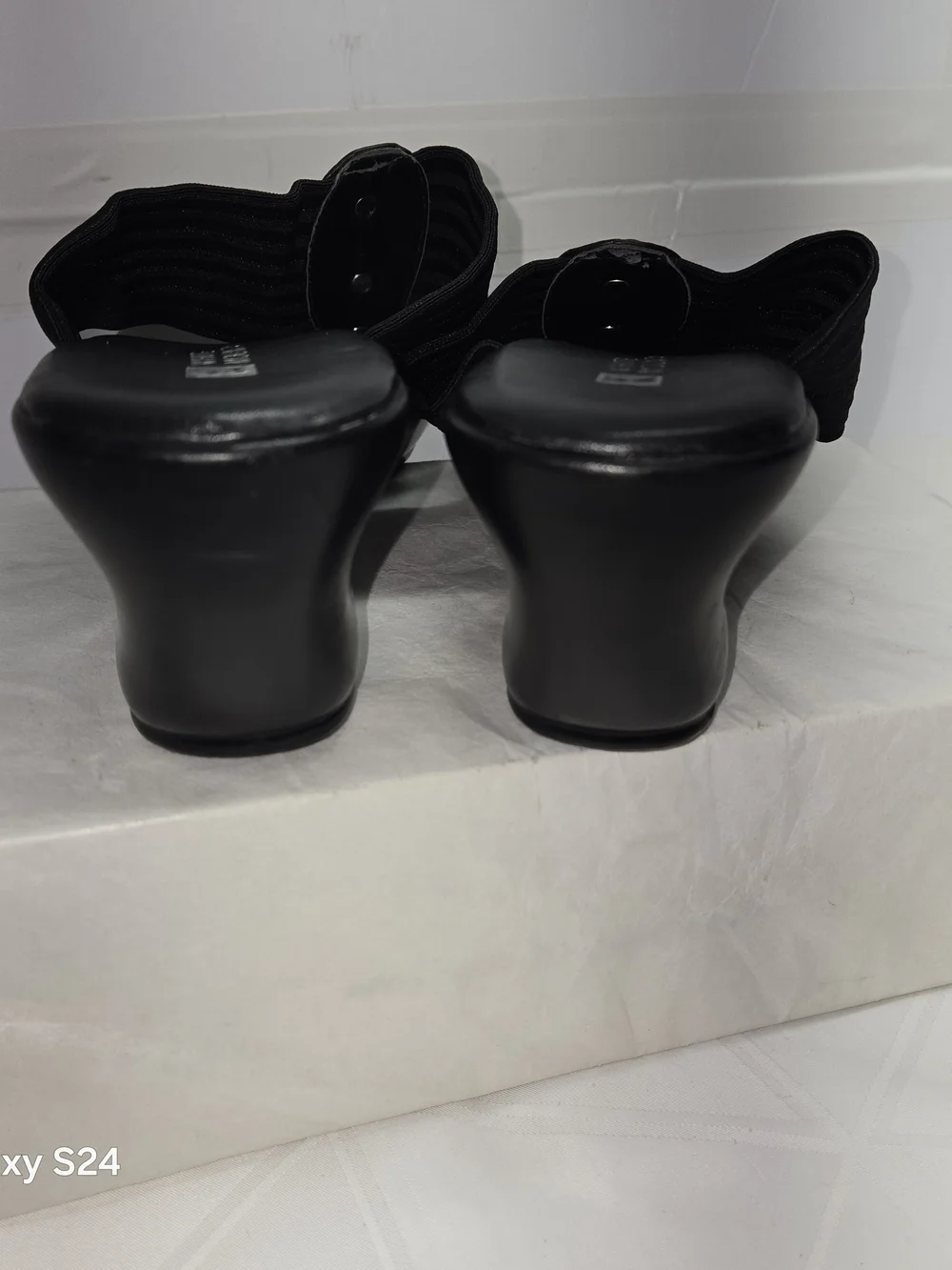 White Mountain classic black